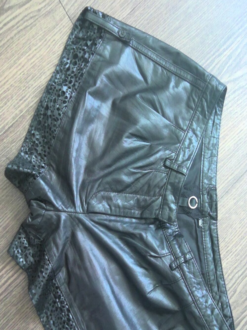 Poleci leather shorts size 4 - Picture 2 of 8